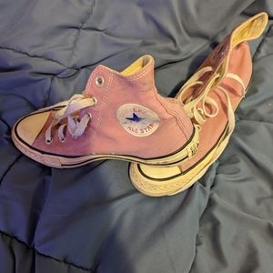 Vintage pink chuck tailors